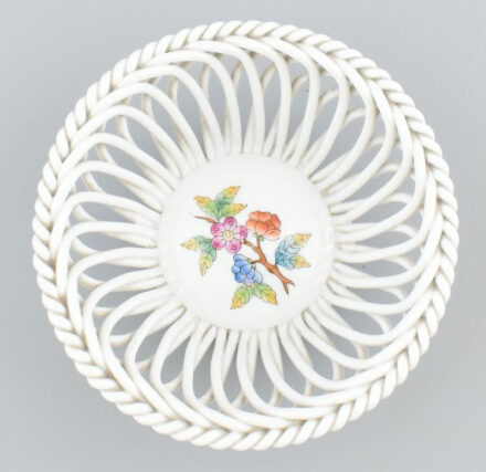 Herendi Viktória mintás, fonott, kézzel festett porcelán tálka, jelzett, hibátlan, d: 12,5 cm