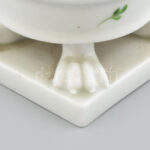 Óherendi virágmintás körmös váza / kaspó, kézzel festett porcelán, jelzett, kopott, m: 10 cm - Image 3