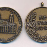 1997. 'Debreceni Nagytemplom' bronz emlékérem + DN 'Pro Patria 1938-1945' bronz érem füllel (42,5mm) T:1-