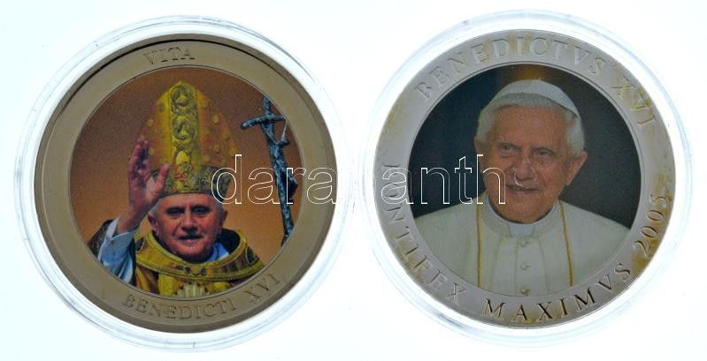 Vatikán ~2005 'Vatikán állam /XVI Benedek' 2xklf multicolor rátétes emlékérem kapszulában (40mm) T:1- (PP) patina Vatican ~2005 'Status Vaticanus / Benedictus XVI' 2xdiff commemorative medallion with multicolor overlay (40mm) C:AU (PP)