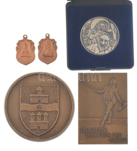 5db magyar és külföldi emlékérem, közte DN 'Budapest' címeres emlékérem (79mm), DN 'Szt. Kristóf / Társadalombiztosításért' ezüstözött bronz emlékérem tokban (42,5mm) T:1-,2
