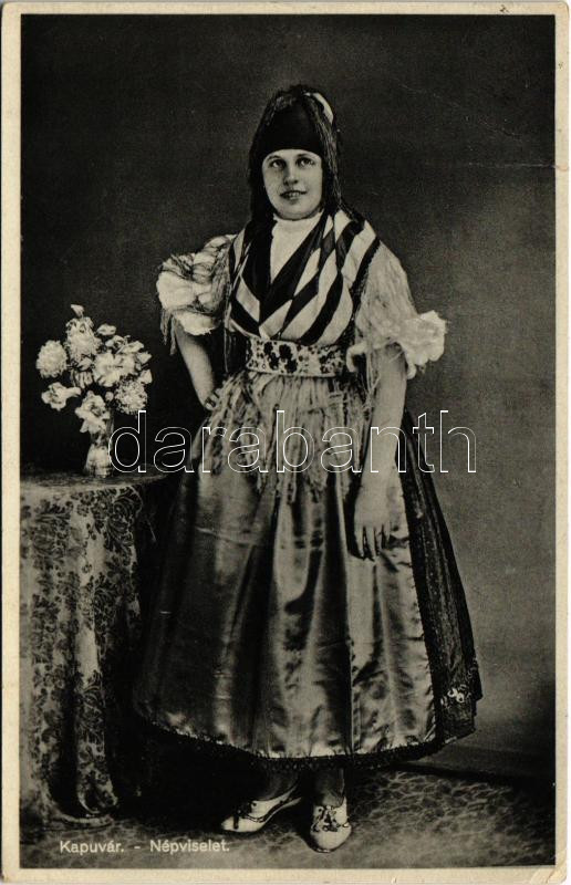 Kapuvár, népviselet, magyar folklór (EB)