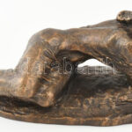 Blaskó János (1945-) Fekvő női alak. Bronzírozott műgyanta. Jelzett. 40 cm, m: 20 cm