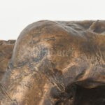 Blaskó János (1945-) Fekvő női alak. Bronzírozott műgyanta. Jelzett. 40 cm, m: 20 cm - Image 3