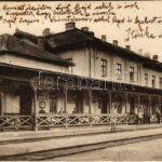 1917 Petrozsény, Petrosani; vasútállomás. Vasúti levelezőlapárusítás 1139. / railway station (fa)