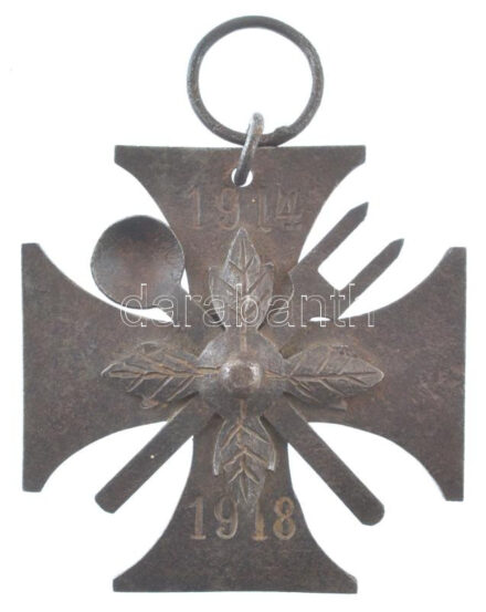 Német Birodalom 1918. nagyméretű Első Világháborús hadtáp/tábori konyha sátorjelvény(?), Fe '1914 - 1918' évszámokkal (100x100mm) T:2 German Empire 1918. large size WWI military supply/mess tent badge(?), Fe with '1914 - 1918' dates