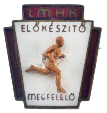 ~1960. 'LMHK (Légy Munkára Harcra Kész) előkészítő megfelelő' zománcozott bronz kitűző (15x13mm) T.1-