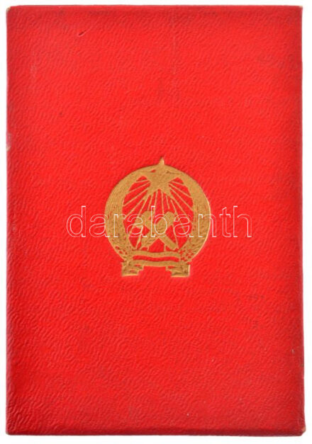 ~1950. Rákosi-címeres dombornyomott, aranyozott címeres tok 'Kiváló Dolgozó' kitüntetés számára T:2