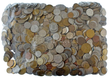 Vegyes, magyar és külföldi érmetétel mintegy ~2,7kg súlyban T:vegyes Mixed, hungarian and foreign coin lot (~2,7kg) C:mixed