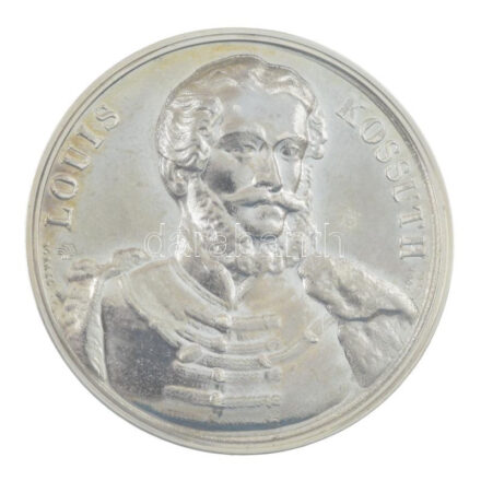 2001. 'LOUIS KOSSUTH / EX GOVERNOR OF HUNGARIA SET AT LIBERTY BY THE PEOPLE OF THE UNITED STATES OF AMERICA 1851' emlékérem jelzetlen Ag utánverete dísztokban (39,08g/42,5mm) T:1