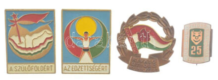 ~1975-1980. 'Előre - Kiváló úttörő munkáért' rátétes, festett Cu kitüntető jelvény (34x32mm) + 'A szülőföldért' festett jutalom jelvény (35x26mm) + 'Az edzettségért' festett jutalom jelvény (35x26mm) + Jubileumi Úttörő