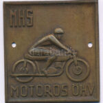 ~1950. 'MHS (Magyar Honvédelmi Sport Szövetség) Motoros ÖHV' szögletes lemez jelvény, 2 rögzítőlyukkal (52x48mm) T:1-