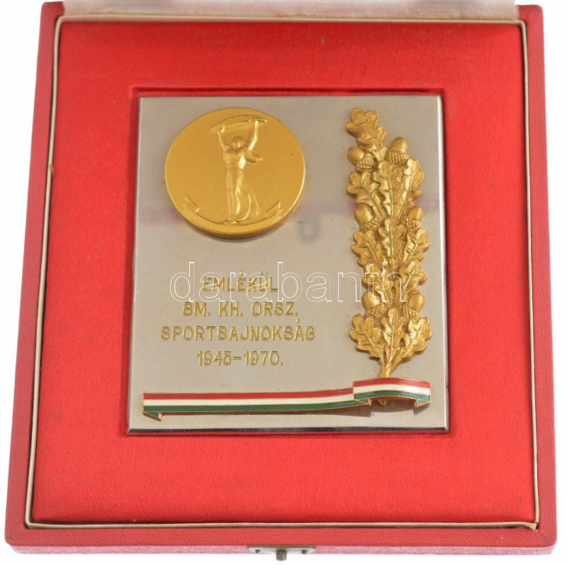 1970. 'Emlékül BM. KH. Orsz. Sportbajnokság 1945-1970' egyoldalas krómozott, aranyozott rátétekkel, részben zománcozott, eredeti tokban (104x90mm) T:1-