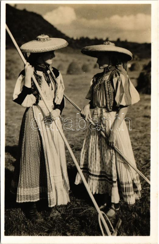 Magyarvista, Vista, Vistea; szénagyűjtés, erdélyi folklór. Lepage Lajos kiadása / Transylvanian folklore, collecting hay