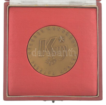 ~1980. 'Kossuth Nyomda Hűséges munkáért' egyoldalas bronz emlékérem tokjában (60mm) T:1-
