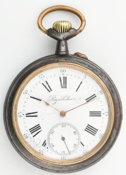 Regulateur katonai zsebóra, mechanikus szerkezettel, szép korának megfelelő állapot, működik d: 55 mm