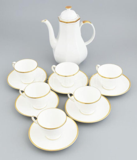 Wedgewood porcelán teás Kávés készlet. Hiányos. Hat személyes. Aranyozott, jelzett, hibátlan. A kanna nem Wedgewood, hanem Schrinding