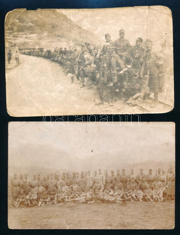 Katonák az I. világháborúban, 2 db fotólap, egyik hátoldalán K.u.k. Kommando der Motorfeldbahn des Rayon II pecséttel, törésnyomokkal, 9,5×14 cm