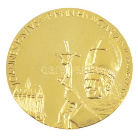 Tóth Sándor (1933-) 1991. 'JOANNES PAVLVS II P M IN HVNGARIA XVI XX AVG MCMXCI / BUDAPEST ESZTERGOM PÉCS MÁRIAPÓCS DEBRECEN SZOMBATHELY' aranyozott bronz emlékérem II. János Pál pápa magyarországi látogatása alkalmából (42,5mm) T:1,1-
