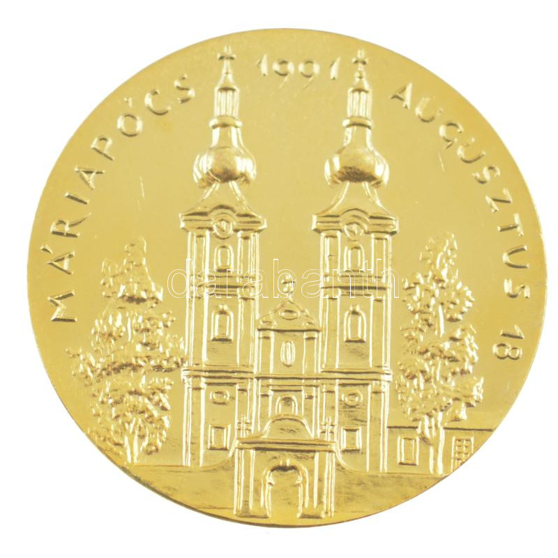 Tóth Sándor (1933-) 1991. 'Máriapócs 1991. augusztus 18. / II. János Pál pápa Magyarországon 1991. augusztus' aranyozott fém emlékérem tokban (65mm) T:1,1- - Image 2