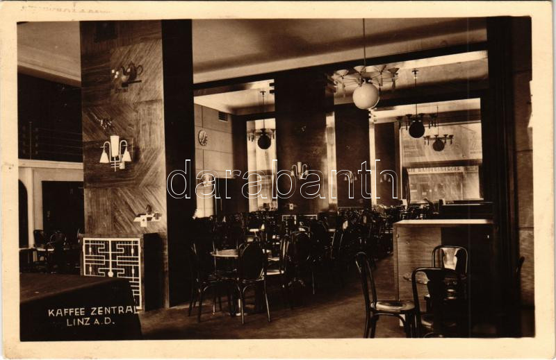 Linz, Kaffee Zentral / cafe interior