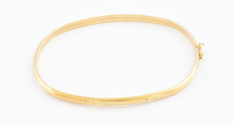 Arany (Au) 14K mintás karperec, jelzett, 7,2×5,9 cm, nettó: 4,8 g