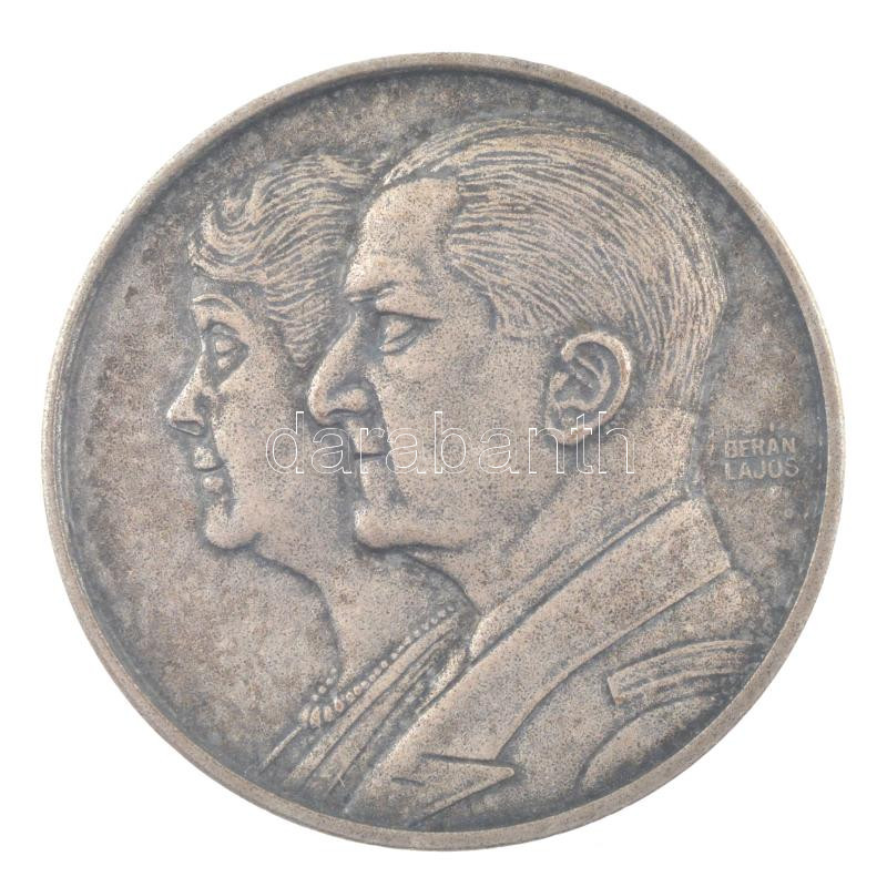 Berán Lajos (1883-1943) 1993. 'Vitéz Nagybányai Horthy Miklós és felesége / Kenderes 1993. szeptember 4.' ezüstpatinázott bronz emlékérem (40mm) T:1