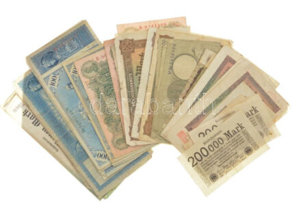 Németország ~1910-1920. 50 darabos vegyes német bankjegy tétel (10xklf) T:III,III- közte tűlyuk, folt, szenny., szakadás, lyuk, saroktörés Germany ~1910-1920. 50 pieces mixed german banknote lot (10xdiff) C:F,VG include needle hole,