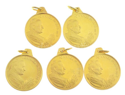 Fülöp Zoltán (1951-) 1991. 'Őszentsége II. János Pál pápa magyarországi látogatása emlékére' bronz emlékérem füllel (5x) (16mm) T:1- (PP)