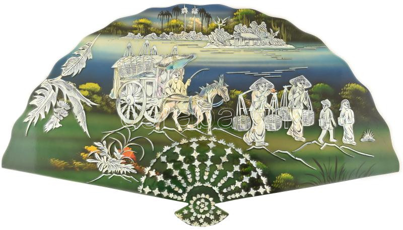Kínai legyező formájú fali dísz. Gyöngyház berakásos, kézzel festett. Hibátlan 82x37 cm