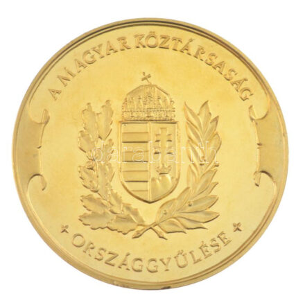 Bozó Gyula (1913-2004) DN 'Magyar Köztársaság Országgyűlése' aranyozott fém emlékérem (42,5mm) T:1- (PP)