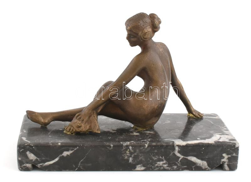 Jelzés nélkül: antik finom bronz fiatal női akt márvány talpon. Szép állapotban. 14x10x7cm - Image 3
