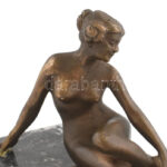 Jelzés nélkül: antik finom bronz fiatal női akt márvány talpon. Szép állapotban. 14x10x7cm - Image 4