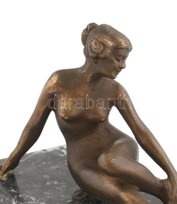 Jelzés nélkül: antik finom bronz fiatal női akt márvány talpon. Szép állapotban. 14x10x7cm - Image 4