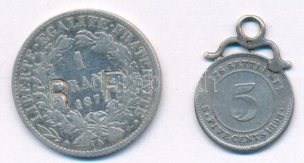Franciaország 1872A 1Fr Ag 'R F' beütéssel + Straits Settlements / Brit Malajzia 1898. 5c Ag 'Viktória' füllel T:2- France 1872A 1 Franc Ag with 'R F' hallmark + Straits Settlements / British Malaysia 1898. 5 Cents Ag 'Victoria' with ear C:VF