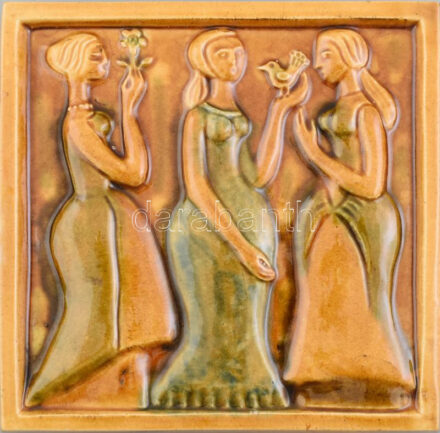 Három grácia. Mázas kályhacsempe. 20x20 cm