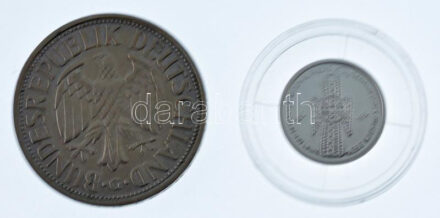 Német Szövetségi Köztársaság 1951G 2M Cu-Ni + 1952D 5M 'Replik' beütéssel jelzett replika mini érme kapszulában T:PP, 1- Federal Republic Germany 1951G 2 Mark Cu-Ni + 1952D 5 Mark replica mini coin with 'Replik' hallmark in capsule C:PP,