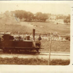 1903 Felcsút, vasút, a vonat az uradalmon átrobog, gőzmozdony. photo (fl)