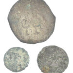 Római Birodalom 2xklf bronz érem, közte 'I. Constantinus' ~4. sz. eleje + bizánci tálkapénz T:2-,3 korrózió, patina Roman Empire 2xdiff bronze coin, within 'Constantinus I' early 4th century + Byzantine coin C:VF,F corrosion, patina - Image 2