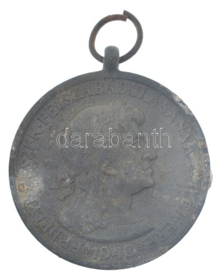1940. 'Erdélyi részek felszabadulásának emlékére' Zn emlékérem mellszalag nélkül. Szign.:BERÁN L. T:2 patina Hungary 1940. 'Commemorative Medal for the Liberation of Transylvania' Zn medal without ribbon. Sign.:BERÁN L. C:XF patina NMK