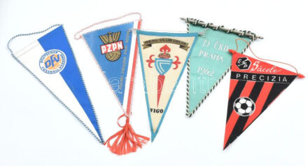 5 db külföldi sport zászló30 cm-ig