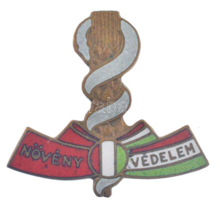 ~1950-1960. 'Növényvédelem' zománcozott jelvény (22x24mm) T:1-