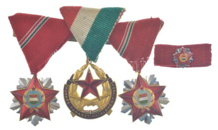 1957. 'Munkás-Paraszt Hatalomért Emlékérem' aranyozott, zománcozott bronz kitüntetés mellszalagon + 1966. 'Szocialista Hazáért Érdemrend' zománcozott bronz kitüntetés mellszalagon (2db, egyik szalagsávval), mindhárom kitüntetés