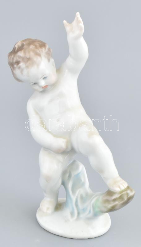 Herendi pisilő kisfiú, kézzel festett, jelzett, formaterv: Nemes György. Hibátlan. m: 18 cm