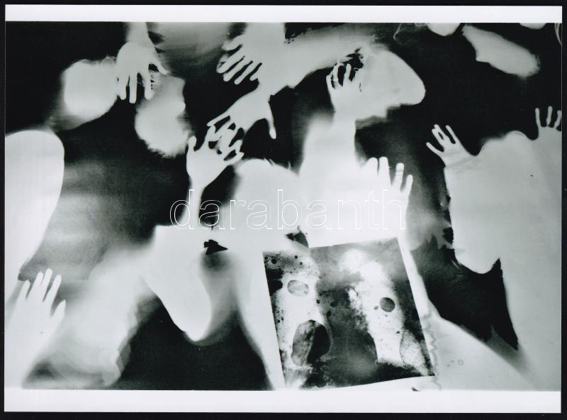 cca 1988 ,,Levegőt', fotogram jelzés nélkül, modern előhívás, 15x21 cm