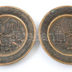 Bronz fali dísztányér pár csatajelenettel. Masszív bronz XIX. sz. d: 35 cm