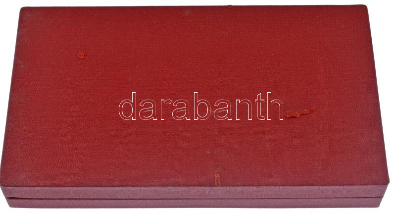 Lengyelország ~1970. 'Bem József / 1. varsói Tüzérdandár' bronz emlékérem. Szign.: Jósef Misztela (70mm) + ~1980. 'Lengyel Néphadsereg' bronz emlékérem. Szign.: AN (Andrzej Nowakowski) (70mm) mindkettő tokban T:AU patina Poland ~1970. - Image 3