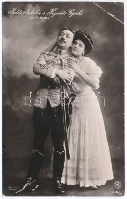 cca 1930 Keleti Juliska és Hegedüs Gyula, a Tatárjárás c. színdarab főszereplői, fotólap Strelisky budapesti műterméből, saroktöréssel, 13,5x8,5 cm