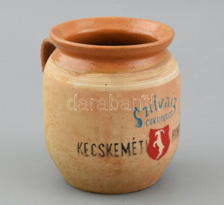 Kecskeméti konzervgyár szilvaízes csupor. Mázas cserép. Feliratozott. M: 13,5 cm, d: 12 cm.