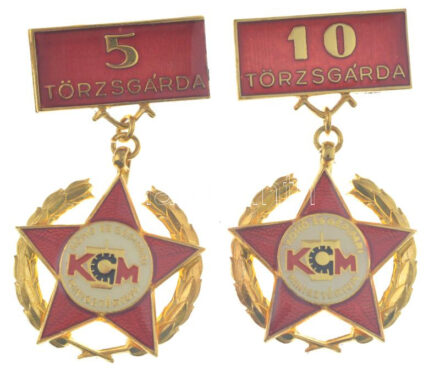 ~1960-1970. 'Kohó és Gépipari Minisztérium Törzsgárda 5 év' aranyozott műgyantás jelvény + 'Kohó és Gépipari Minisztérium Törzsgárda 10 év' aranyozott műgyantás jelvény T:UNC,AU